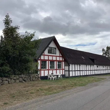 Aakirkeby Xlv Hotel